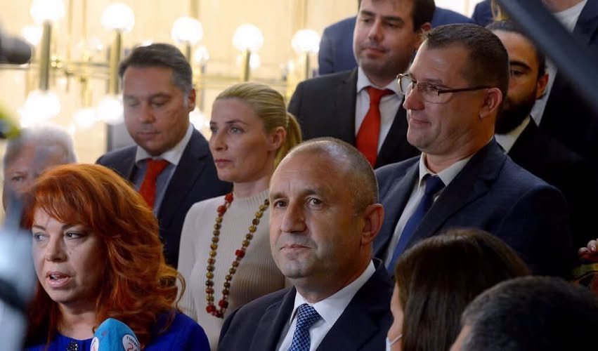 Войната на Властта с кметовете се ожесточава. Подла. Арогантна. Страшна