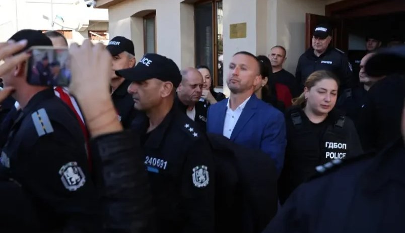 ИЗВЪНРЕДНО! Бойкот в Белица на президентския вот заради ареста на кмета Радослав Ревански