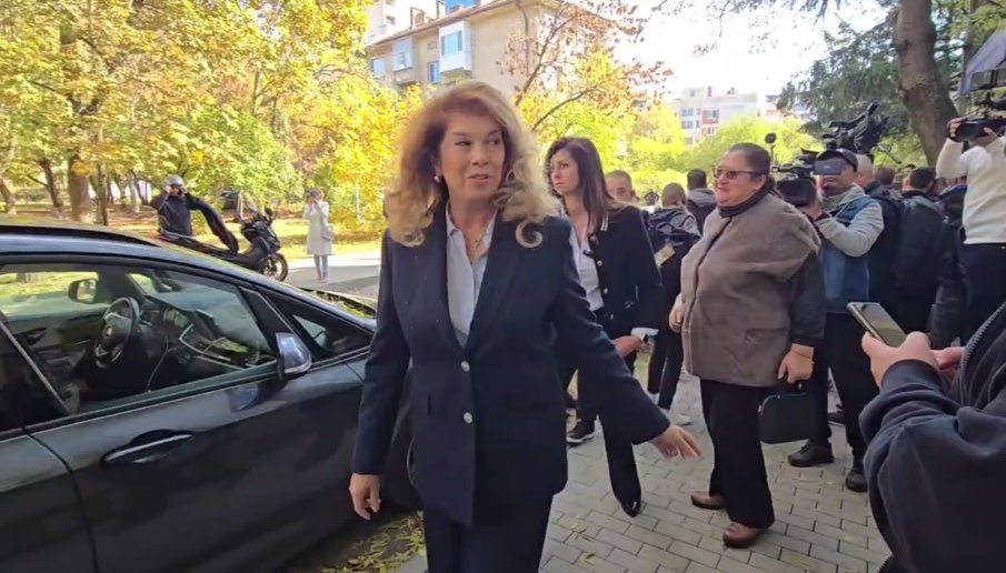 Култов коментар за хвалбата, че Йотова гласувала почти без кортеж