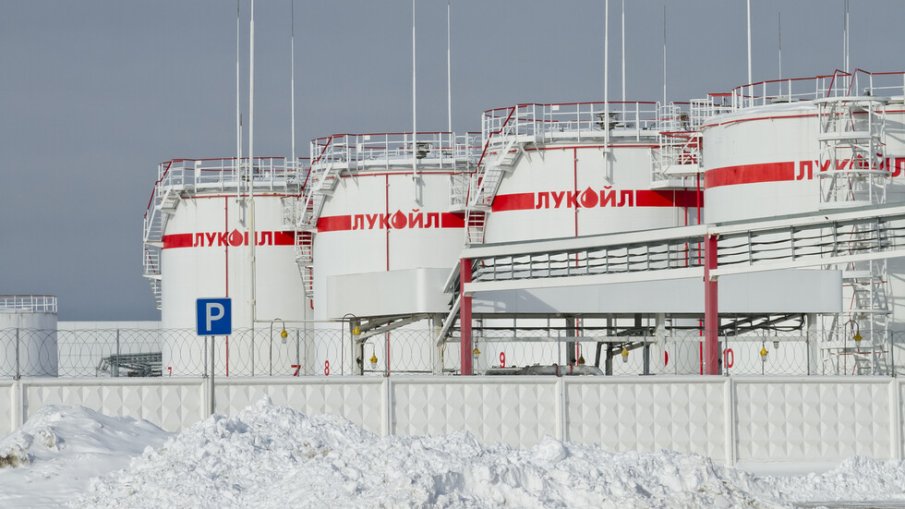 Великобритания удължи лиценза за дейността на дружествата от групата „Лукойл“ в България
