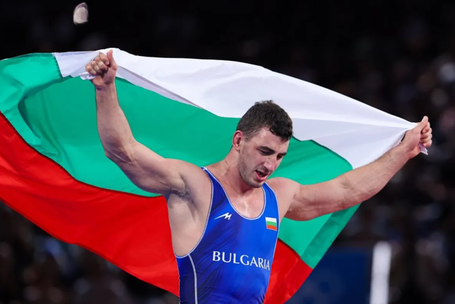 Семен Новиков донесе световно злато на България по борба