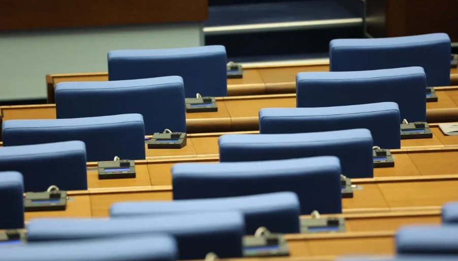 Парламентът с ново извънредно заседание утре. Ще има ли отново саботаж от ПБ