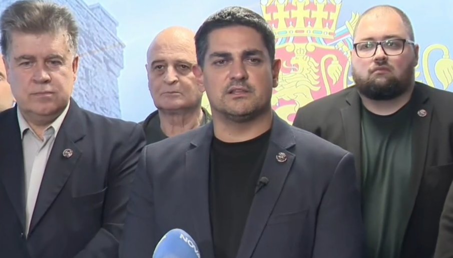 Радостин Василев заговори за предсрочни парламентарни избори след краха на Йотова