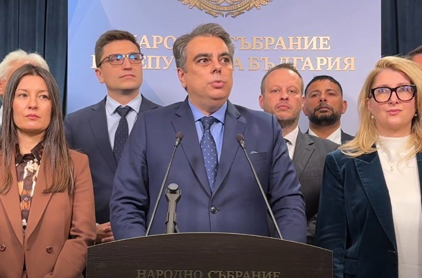 Асен Василев с НОВА ПОРЦИЯ КРИТИКИ към властта: Опитват се да лъжат хората. А истинският проблем е, че крият бюджета...Когато властта крие нещо, то е тесла за хората (ВИДЕО)