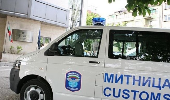 Митничари иззеха над 7,5 млн. винта от Китай