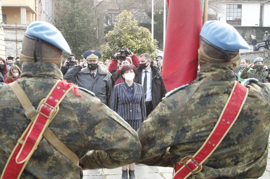 Цвета Караянчева отбеляза Богоявление в Пловдив (СНИМКИ)