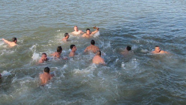 В Дунав: Русенец спаси кръста… и удавник на Богоявление