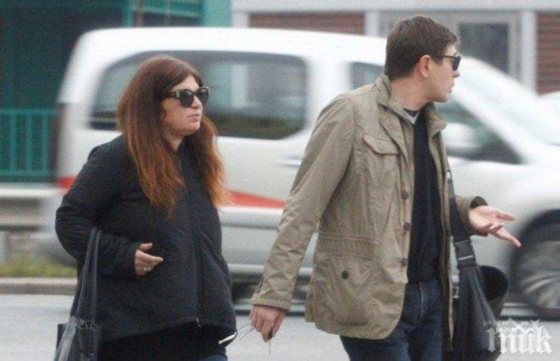 САМО В ПИК И РЕТРО: Виктор Николаев пръска пачки в Боровец (СНИМКА)