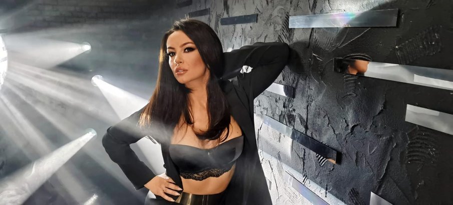 Джулия извади ножа - вижте на кого... (ВИДЕО)