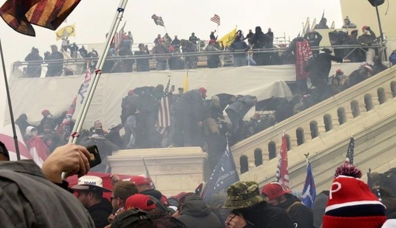 Най-малко 20 задържани след безредиците в Капитолия