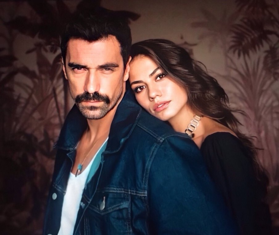 Папараци изловиха Демет Йоздемир с нов мъж в хотел