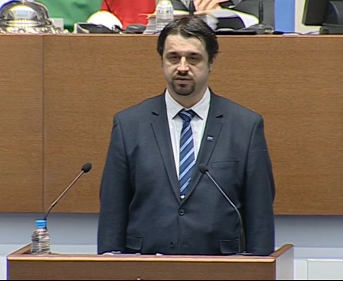 Нов депутат се закле в парламента (НА ЖИВО)