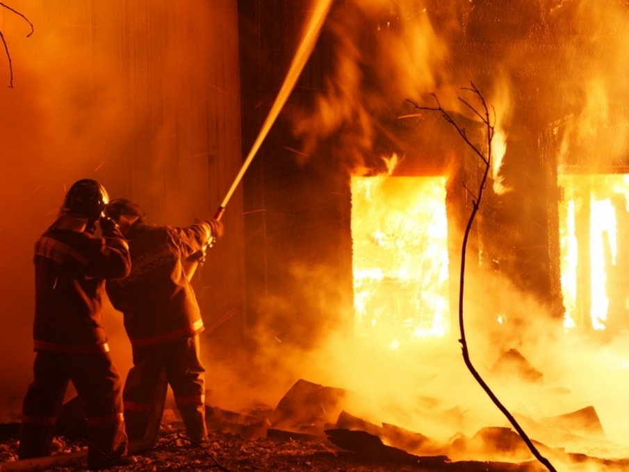 ТРАГЕДИЯ! Пожар отне живота на две деца и трима възрастни в жилищна сграда в Хабаровск