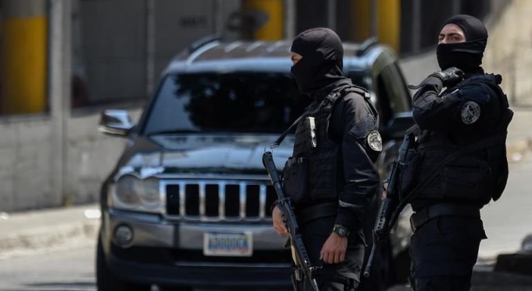 Най-малко 23 убити при сблъсъци между банди и полицията във Венецуела