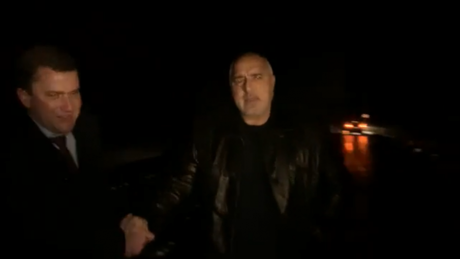 ИЗВЪНРЕДНО В ПИК TV! Борисов инспектира по тъмно язовир Студена: Пазете хората! Щетите ще ги оправим (ВИДЕО/СНИМКИ)