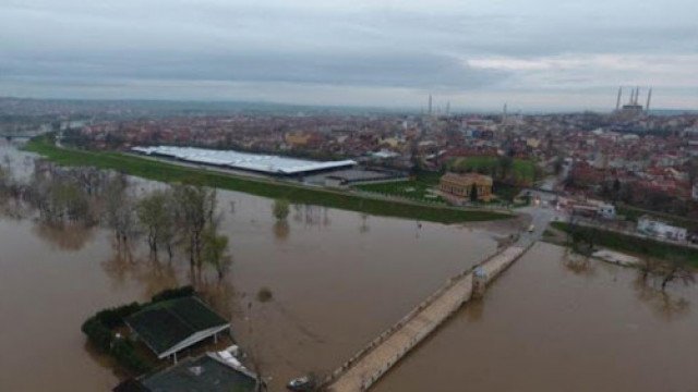 БЕДСТВИЕ: Марица и Тунджа наводниха и Одрин