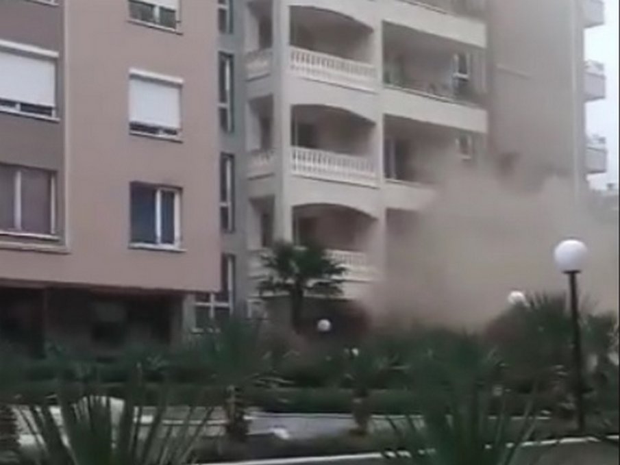 Пожар лумна в затворения комплекс в бургаския жк Зорница (ВИДЕО)