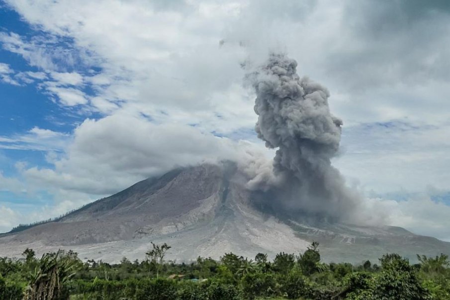 Изригна вулканът Семеру на остров Ява