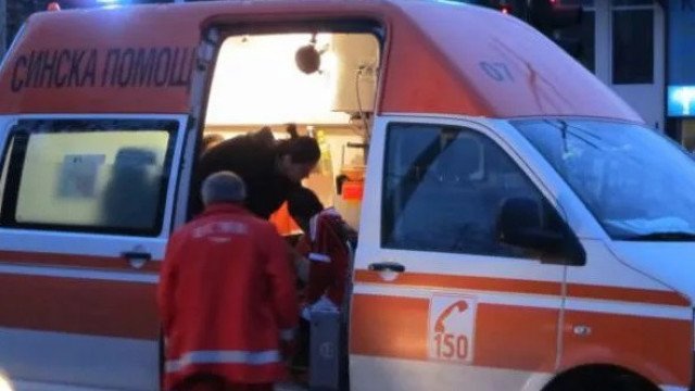 ИЗВЪНРЕДНО: Един загина, четирима са тежко ранени в меле до Търговище