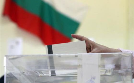 Вдигат парите на членове на секционни и общински комисии заради коронавируса