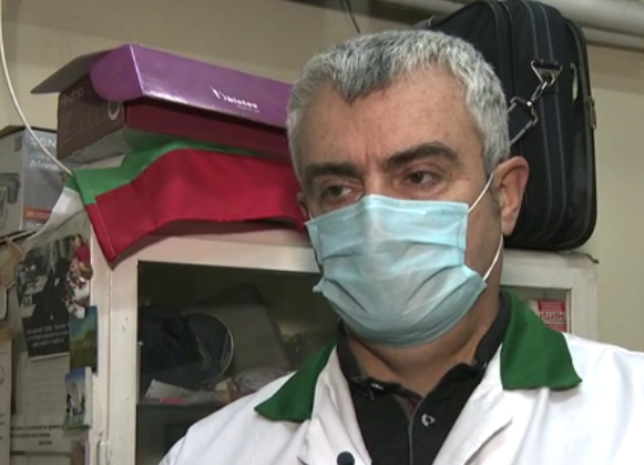 Д-р Миндов: 50% от общопрактикуващите лекари в София са ваксинирани