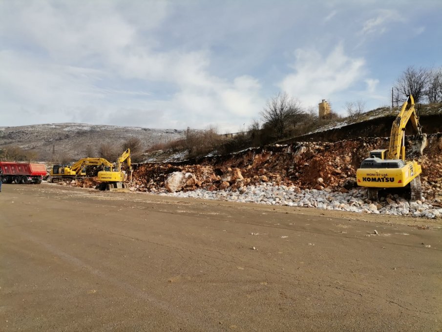 ВАЖНО: Спират за 2 часа движението по пътя Калотина - Драгоман