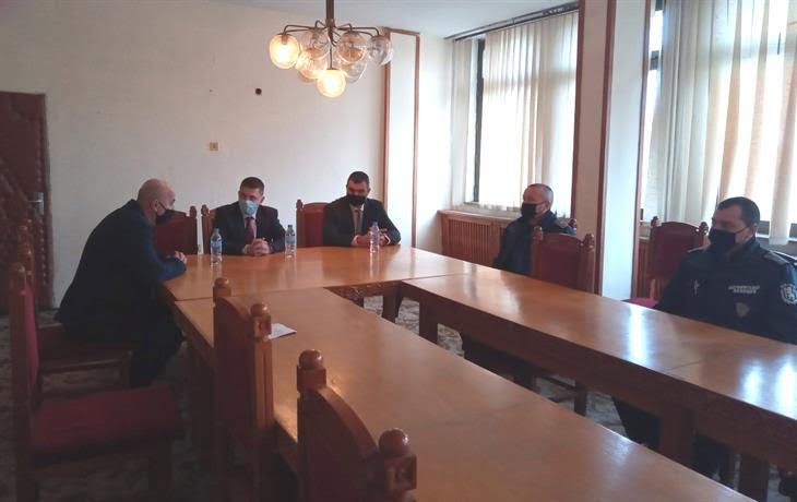 Министър Терзийски се срещна със служители от дирекцията на МВР в Плевен (СНИМКИ)