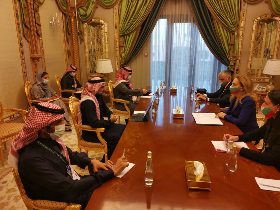 Марияна Николова към Ясир Ал-Румайян: България има амбиция да привлича инвестиции в сектор туризъм 