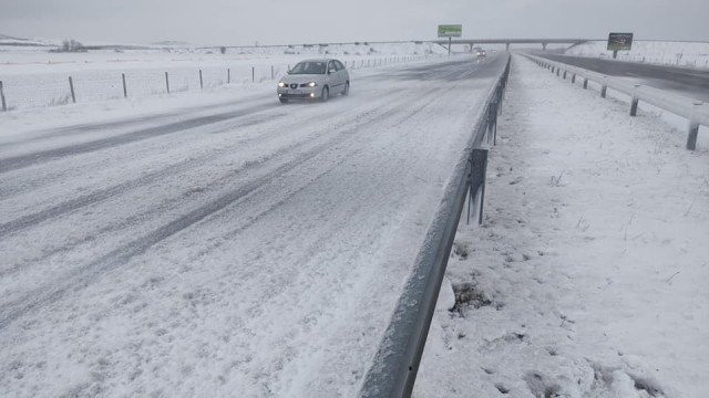 ОТ ПОСЛЕДНИТЕ МИНУТИ: Затвориха магистрала Тракия между Бургас и Карнобат