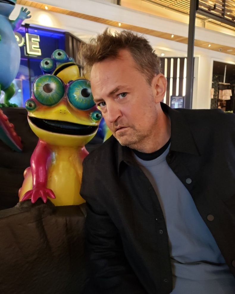 Матю Пери представи новия член на семейството си (СНИМКА)