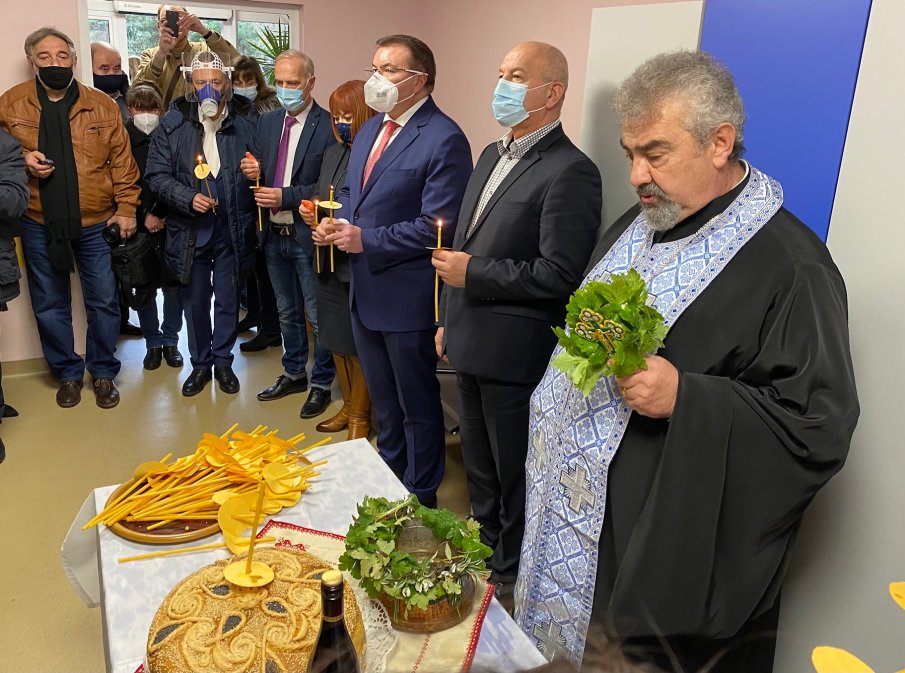 Здравният министър: България има възможността на ден да ваксинира между 50 000 до 100 000 души