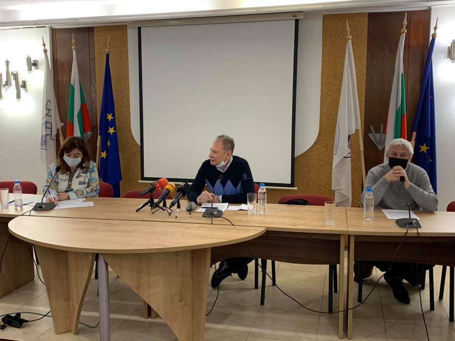 Над 30 питания, 10 приемни и десетки предложения отчетоха общинските съветници от ГЕРБ - Русе за 2020 г.