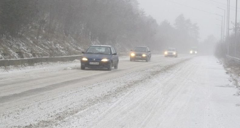 Зимната обстановка остава усложнена