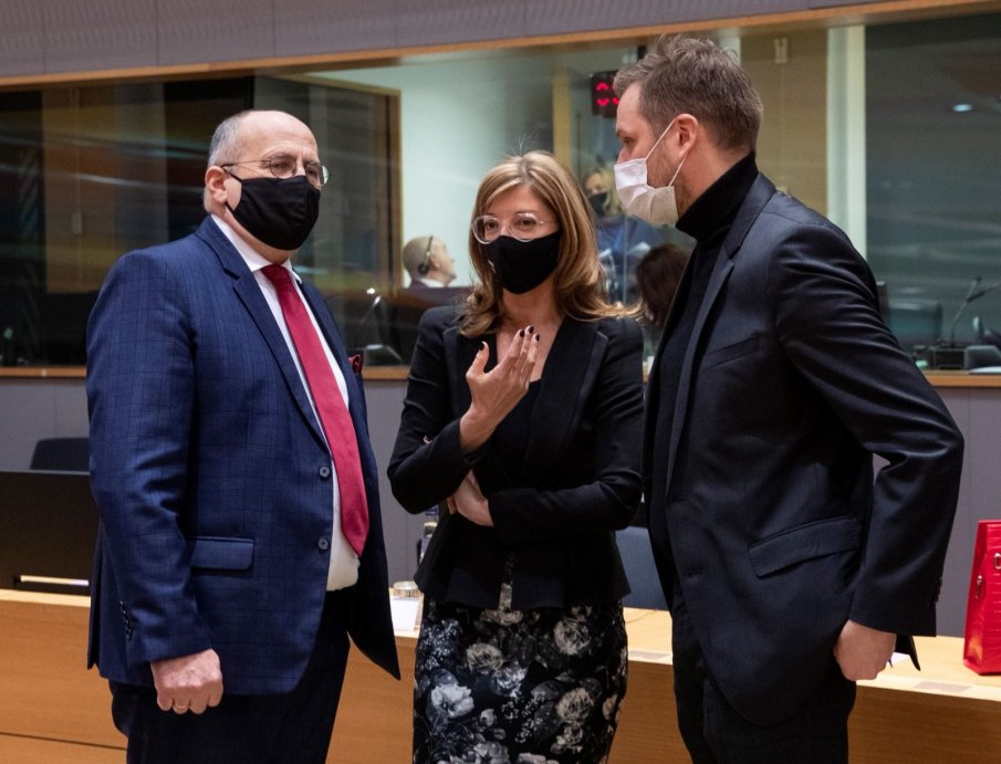 Външните министри от ЕС обсъдиха ситуацията в Русия и ваксините срещу COVID-19