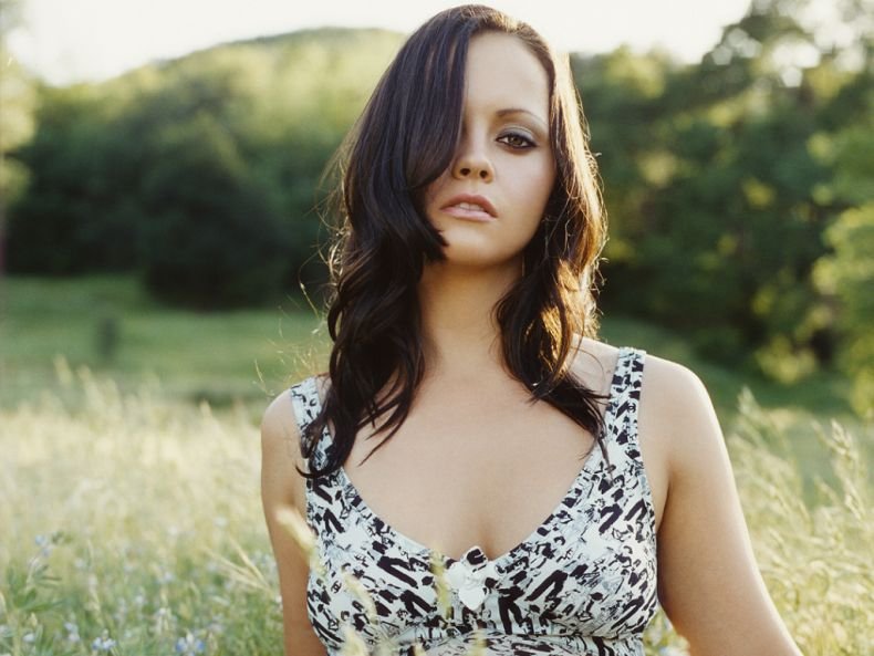 Кристина Ричи влиза в Матрицата 4