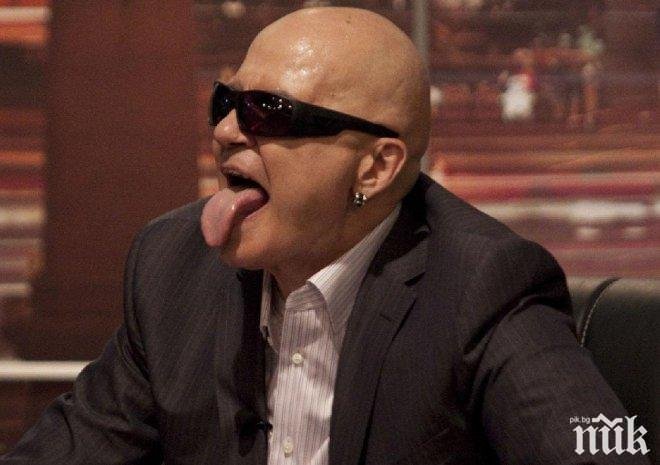 САМО В ПИК И РЕТРО: Чалгарят Слави Трифонов с нов палат (Снимки)