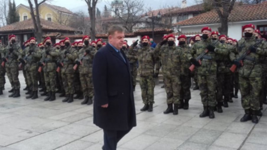 Красимир Каракачанов: По-голямата част от обществото ни подкрепя изграждането на силна и боеспособна армия
