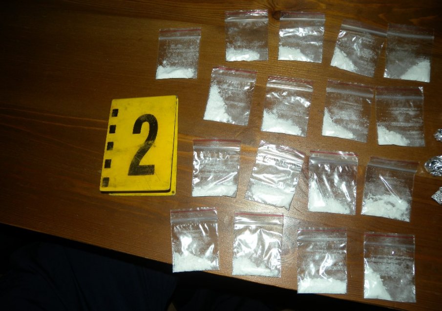 Заловиха жена с 50 пликчета хероин в Нова Загора