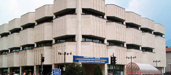 Опрощават наемите на 250 търговци в Дупница за още месец