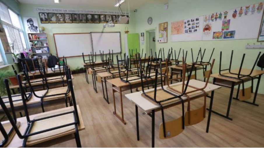 Учители искат онлайн обучение, разтревожи ги смърт на колега: 83 преподаватели починаха!