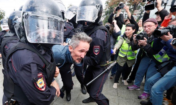 45 арестувани за погребението на Навални