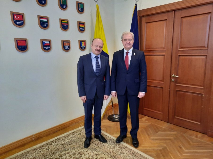 Генералният ни консул в Одеса обсъди с новия губернатор на областта откриването на българското училище в града