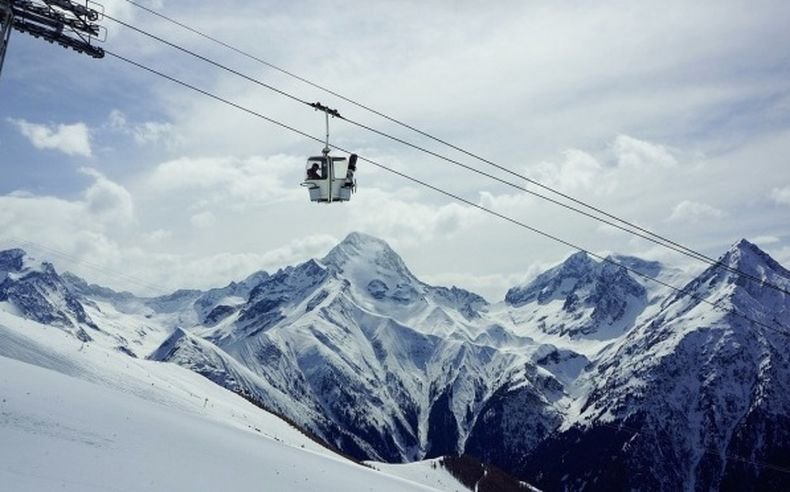 Ски лифтовете във Франция остават затворени поне още месец