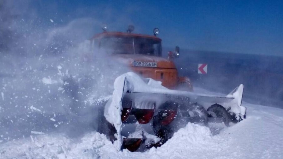 СНЕЖЕН АПОКАЛИПСИС: Над 2 метра преспи и затворени пътища в Силистренско