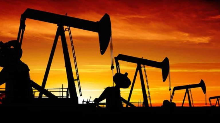 Двата основни сорта петрол достигнаха максималните си стойности от 2020 г.