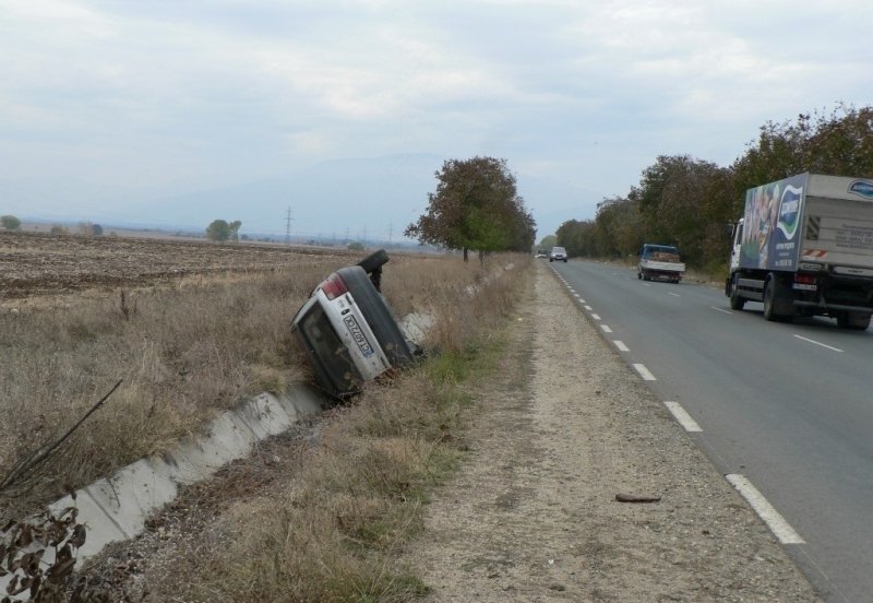 Катастрофа с труп след преобръщане до Емона