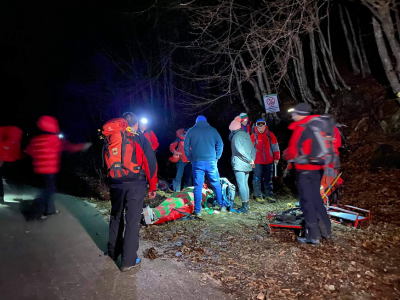 Спасиха планинар, паднал по стръмен скат