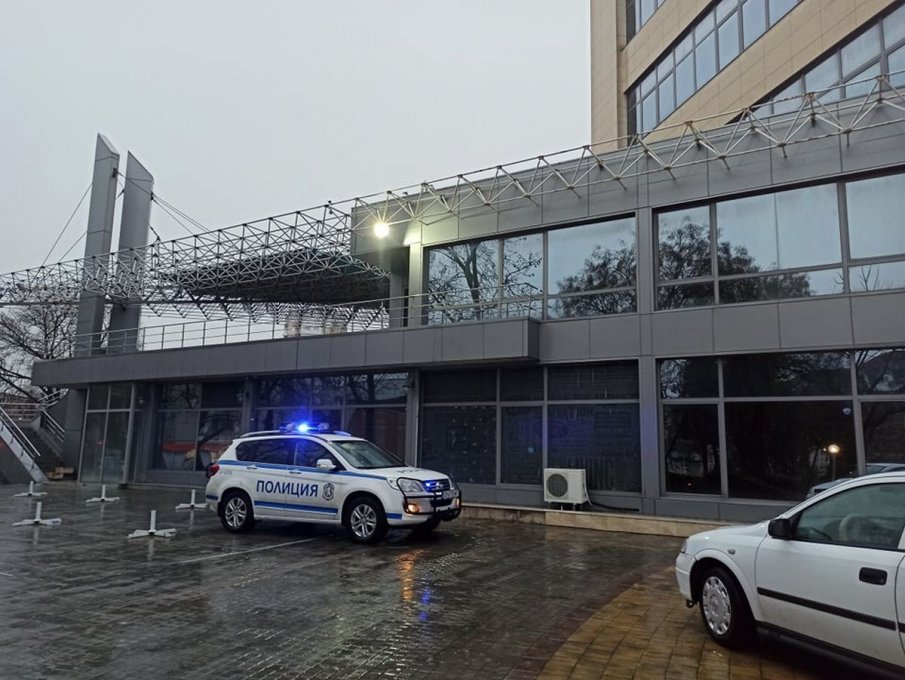 Установиха кой е скочилият от Бургаския свободен университет