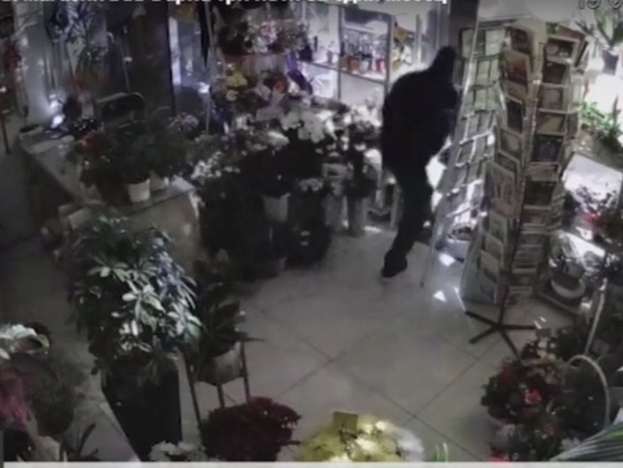 Рецидивистът Петър Москов обра цветарски магазин в Бургас