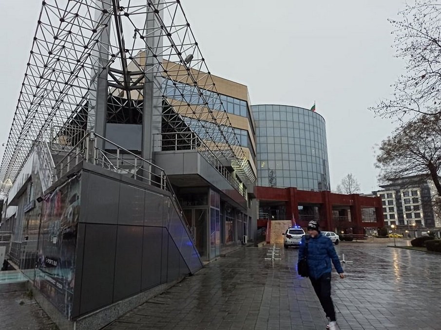 ЗОВ ЗА ПОМОЩ: Отчаяна майка моли за дарение на кръв, за да оцелее синът й